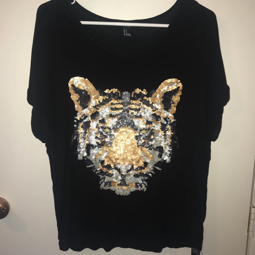 Flowy Sequin Detailed Tee